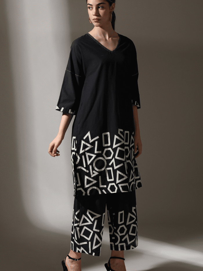Monochrome Maze